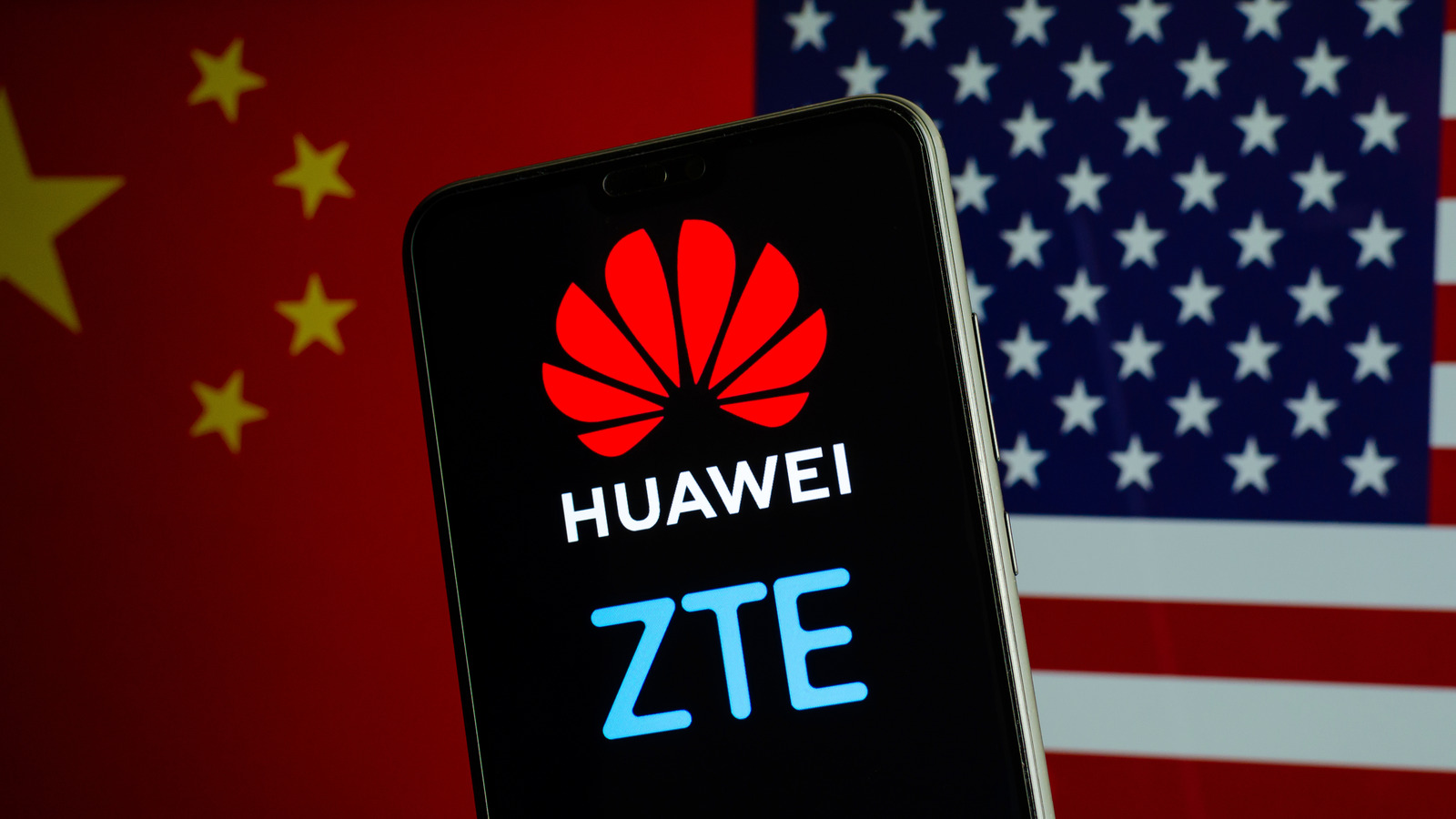 Аюулгүй байдлын үүднээс АНУ Huawei, ZTE технологиудыг худалдахыг хориглов