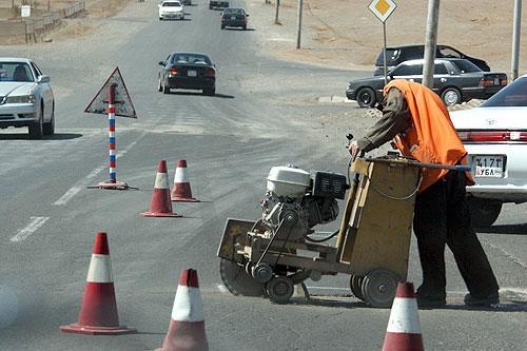 Зайсан тойруугийн зүүн хэсгийн авто замыг засварлана