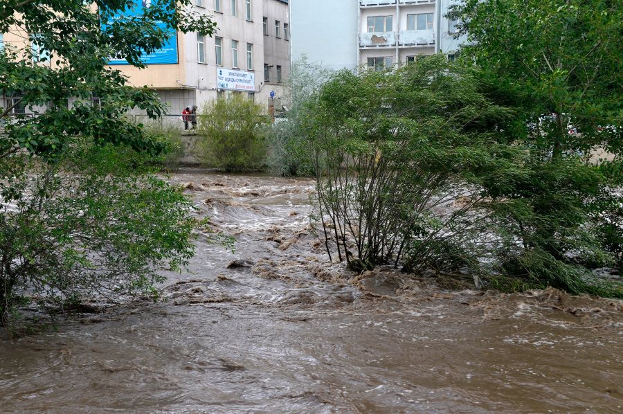 Улаанбаатарт орсон борооны үеэр далан шуудуу задарч, сэтэрсэн нөхцөл үүсээгүй гэв