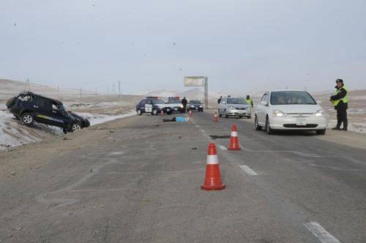 Орон нутагт зам тээврийн осол гарч жолооч бэртжээ