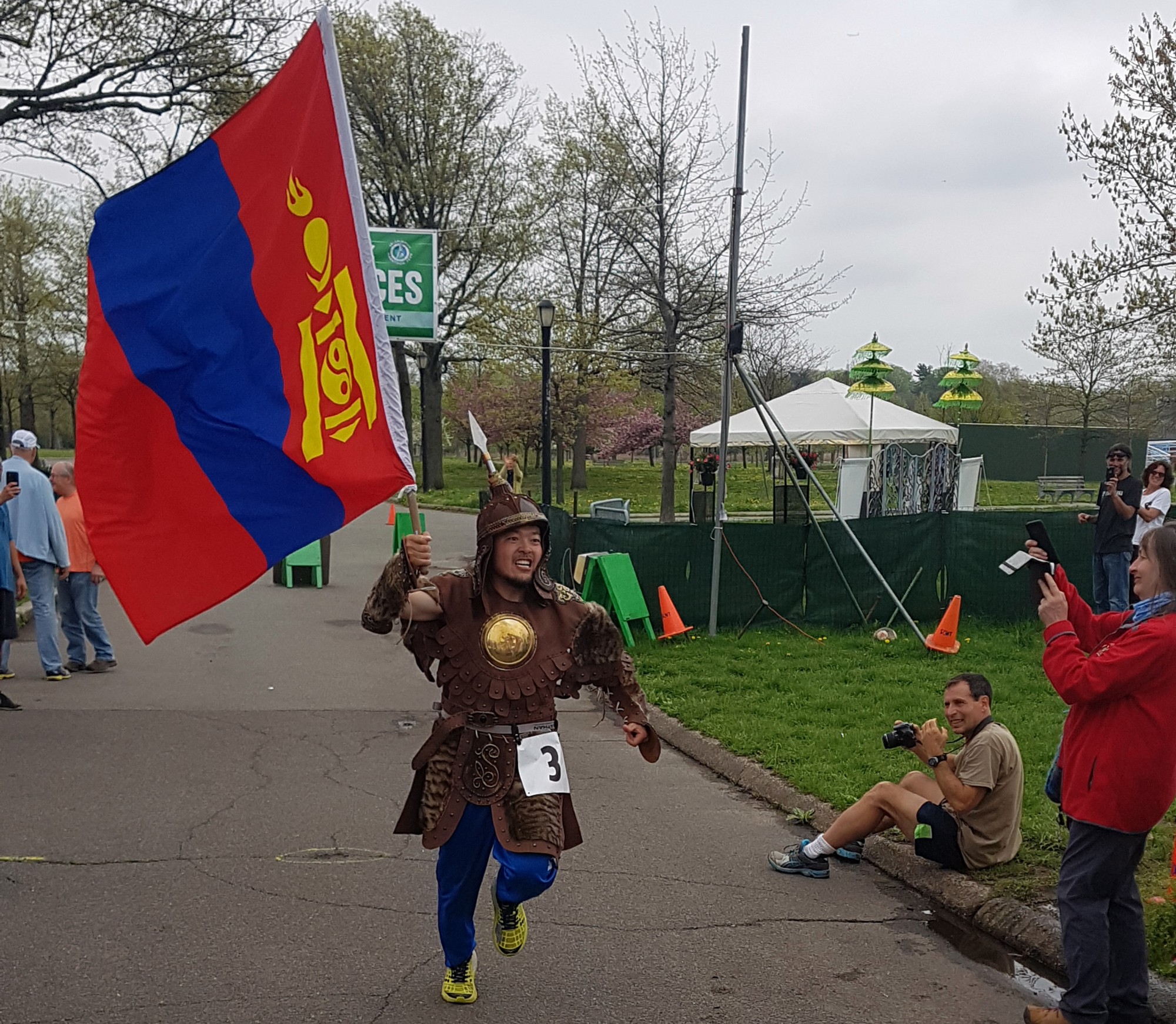 АНУ-д болж буй тэмцээнд Б.Буджаргал оролцож 24 хоногт 2480 километр гүйгээд байна