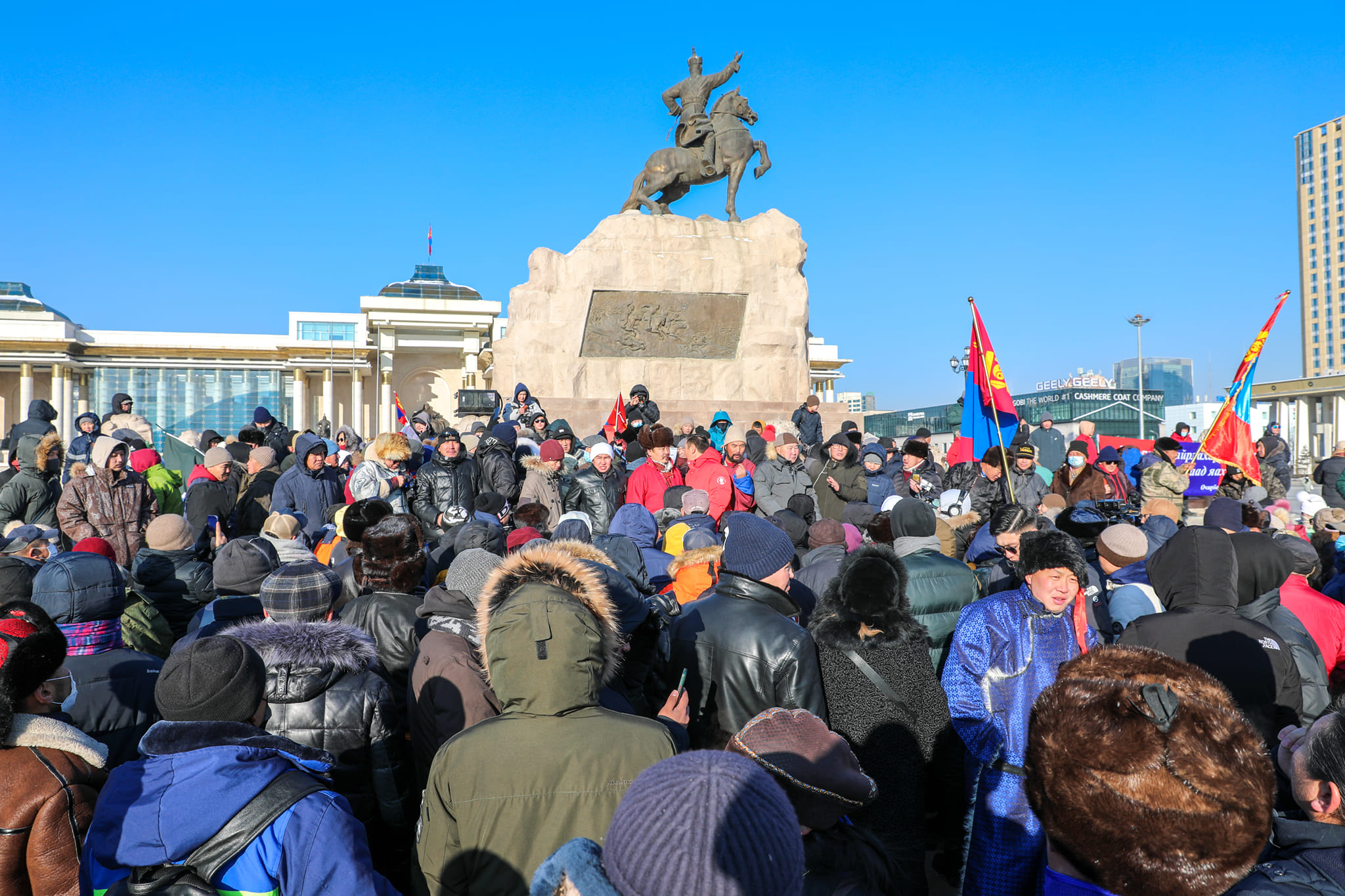 Жагсаал нэгдүгээр сарын 22-ны өдөр хүртэл үргэлжлэх ба өдөр бүр 17:00 цаг хүртэл жагсана