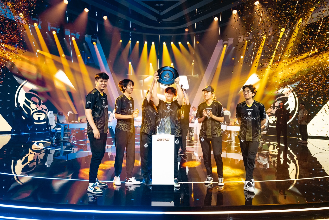 The MongolZ баг Vitality-г гүйцэж, дэлхийн #1 баг боллоо